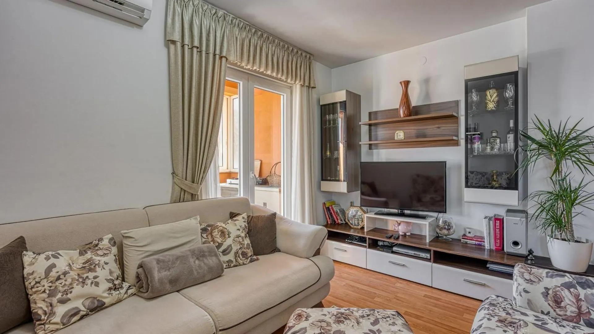 Apartment Kaya - Happy Rentals Pula